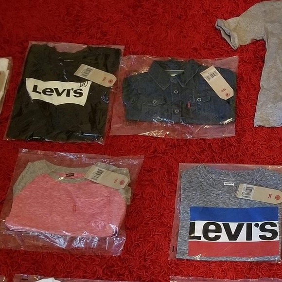 Levi's Raglan - Picture 4 of 4